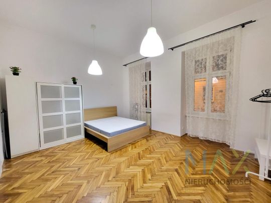 Przestronna Słoneczna kawalerka, blisko Galerii Krakowskiej - Zdjęcie 1