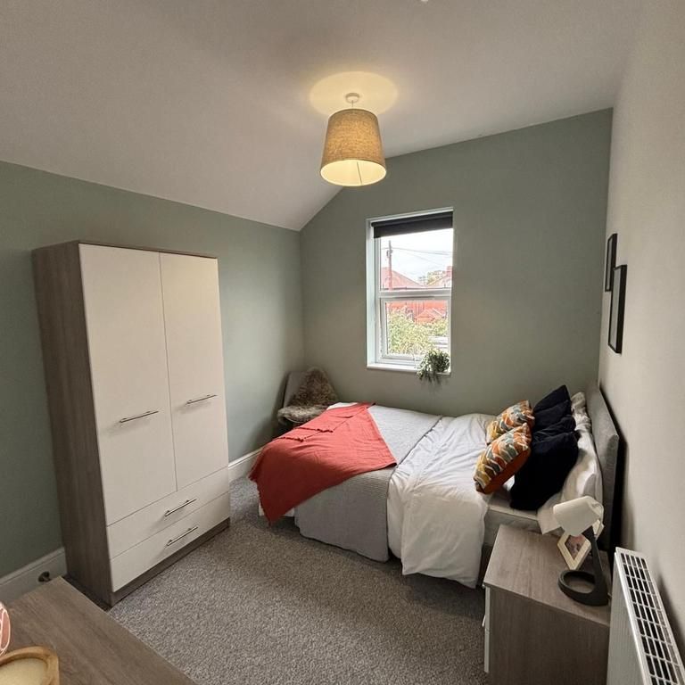 1 bedroom in a house share to rent - Photo 1