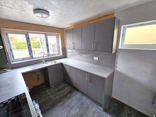 3 bedroom semi-detached house to rent - Photo 1