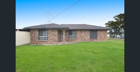 Modern family home | Austral - Photo 5