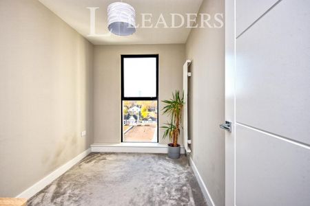2 bedroom flat to rent - Photo 3