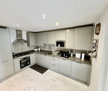 4 Bedroom Semi Detached To Let - Photo 3