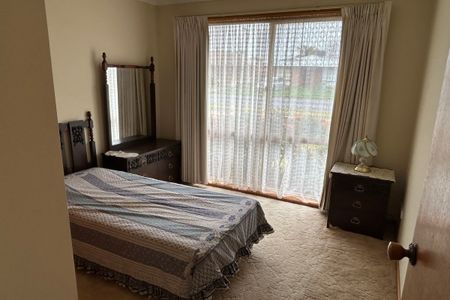 3 BEDROOM- CENTRAL LOCATION - Photo 4