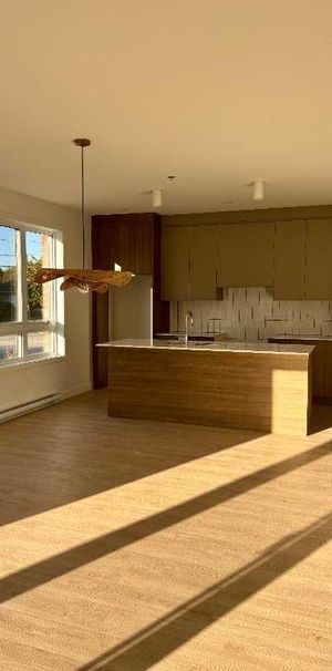 IMMEUBLE 55 ans et plus - 4 1/2 STATIONNEMENT INTÉRIEUR - ASCENSEUR - Photo 1