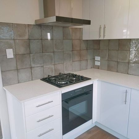 Modern 2BR Townhouse in Newlands - Photo 2