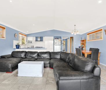 Riverside Living with Lift Access & Stunning Water Views – Fully Ap... - Photo 1