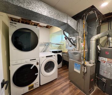 For Lease - 219 Steel Street, Barrie, Ontario - Photo 3