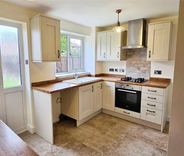 2 bedroom semi-detached house to rent - Photo 2
