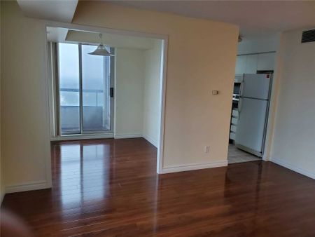 For Lease - 8 Hillcrest Avenue Unit# 2015, Toronto, Ontario - Photo 2