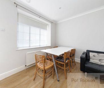 North Terrace, Newcastle Upon Tyne - Photo 3