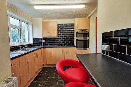 Warburton Gardens, PLYMOUTH - Photo 3