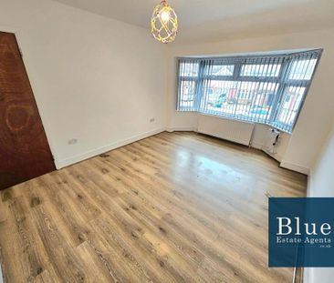 4 bedroom semi-detached house to rent - Photo 4