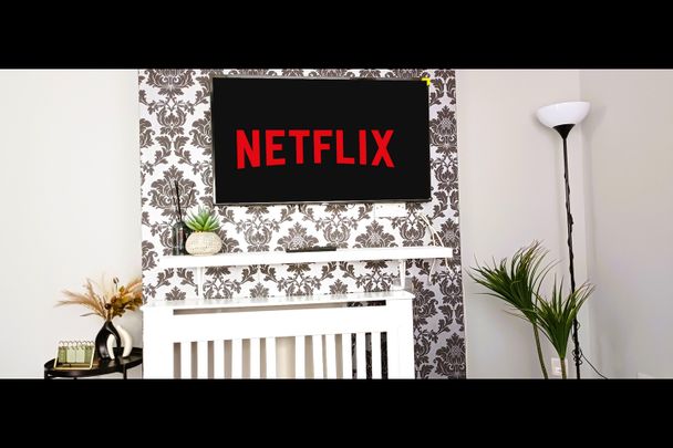 3 Bed Semi-Detached House, Hunts Close, LU1 - Photo 1