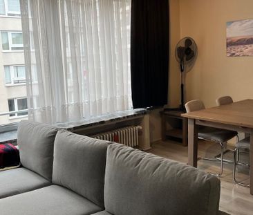 Appartement te huur in Oostende voor € 725 met 1 slaapkamer - Photo 2