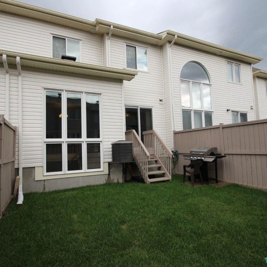 For Lease - 226 Lamplighters Drive, Barrhaven, Ontario - Photo 1