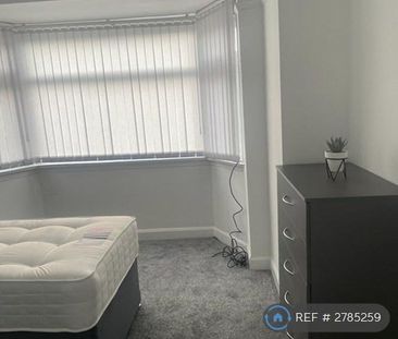 1 bedroom in a house share to rent - Photo 4