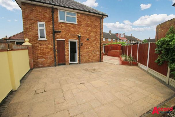 3 bedroom semi-detached house to rent - Photo 1