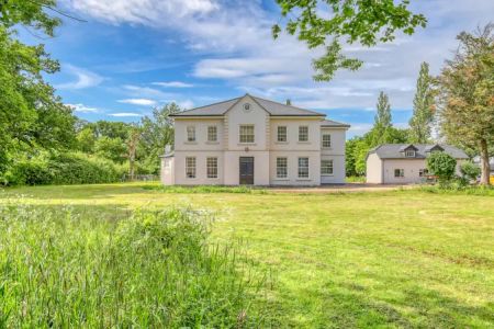 Essex, CM22, Bambers Green, Takeley - Photo 2
