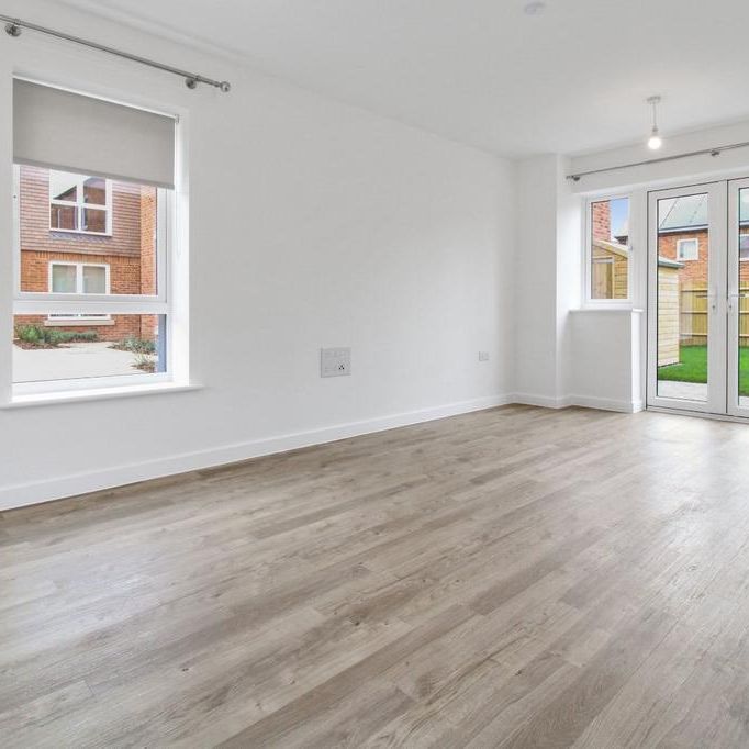 3 bedroom semi-detached house to rent - Photo 1