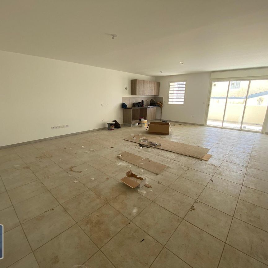 Location Appartement 3 pièces 88m² STE CLOTILDE 97490 - Photo 1