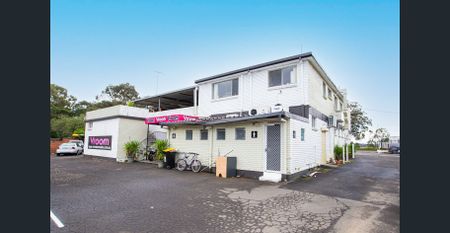 Spacious Two Bedroom Unit - Photo 5