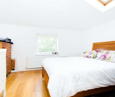 Rare to the market is this two bedroom, two storey house on Victori... - Photo 4