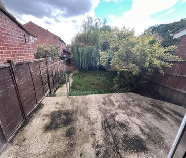 2 bedroom semi-detached house to rent - Photo 6