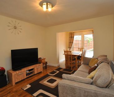 3 bedroom semi-detached house to rent - Photo 4