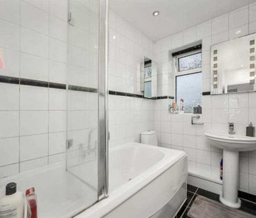 Winston Court, Harrow - Photo 4