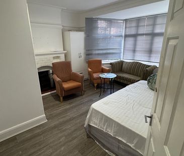 Room in a Shared House, Wickliffe Gardens, HA9 - Photo 5