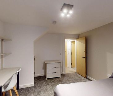 3 bedroom flat to rent - Photo 5