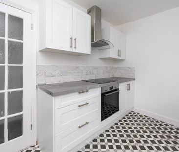 2 bedroom maisonette to rent - Photo 2