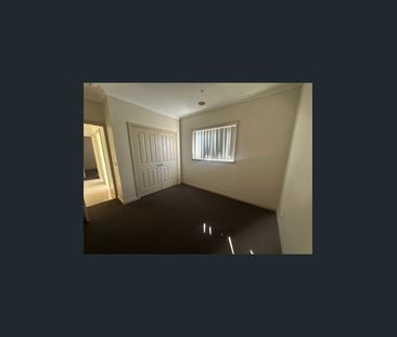 Spacious 3-Bed Unit in Mill Park - Photo 4