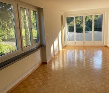 "Schöne 4,5-Zimmerwohnung mit Cheminée und Blick ins Grüne" - Photo 6