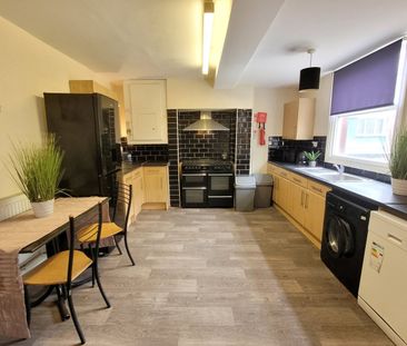 7 Bed End Terrace, Hanover Square, S3 - Photo 3