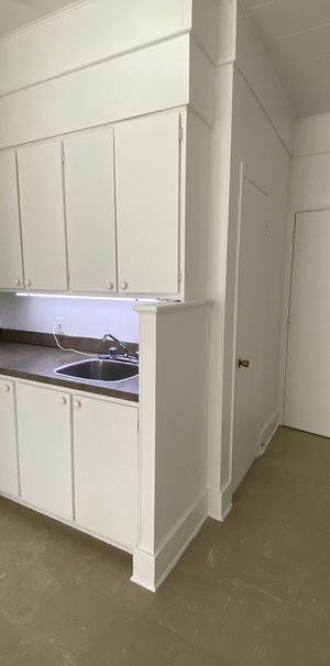 Très Grand 2 1/2 à Louer - Photo 1