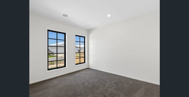 Super Stylish Family Sized Home - Photo 1