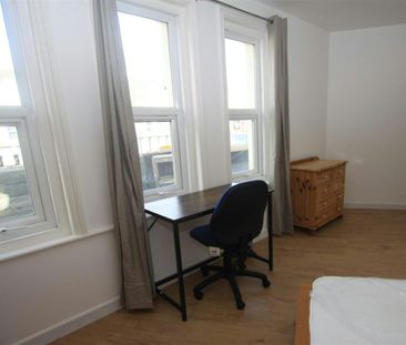 House share to rent on - Photo 2