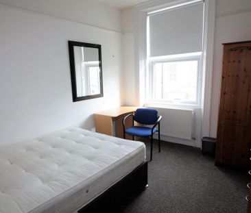 4 bedroom property to rent - Photo 2