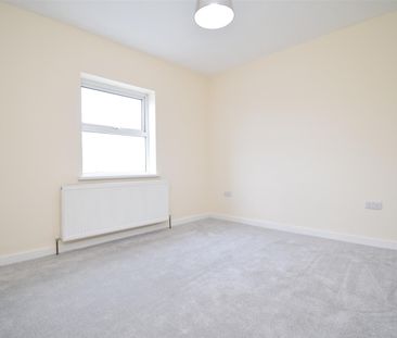 Leeds Road, Lofthouse, Wakefield - Photo 6