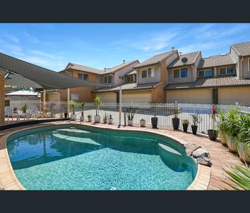 2/6 Hinkler Parade, Maroochydore, Qld 4558 - Photo 2