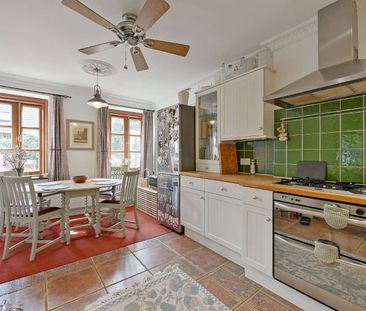 A Beautiful Period Residence in the Sought-After Leigh Woods - Photo 5
