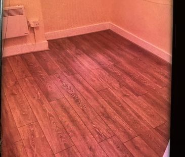 1 Bed Flat, High Street, N8 - Photo 3