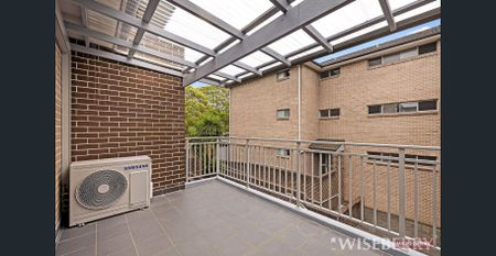 NEWLY RENOVATED SPACIOUS UNIT! - Photo 5