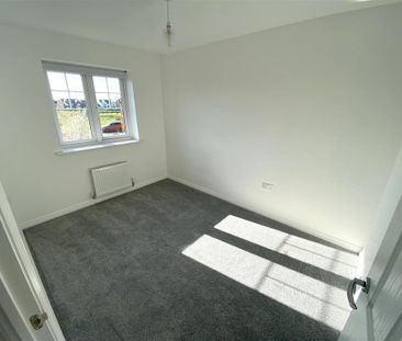 4 bedroom detached house to rent - Photo 3