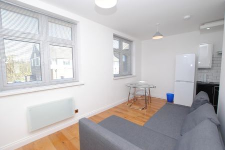 1 bedroom apartment to rent - Photo 2
