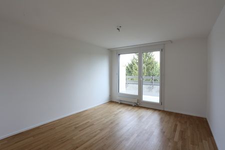 Sonnige 3,5-Zimmer-Dachwohnung Nähe der Langen Erlen - Photo 2