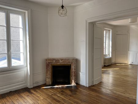 Location Appartement 3 pièces 92m² LYON 3ème - Photo 3
