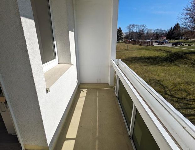 ++ Ihre tolle, neue 3-Raum Wohnung mit Balkon - in schöner, beschaulicher Wohngegend ++ - Photo 1