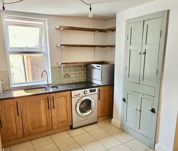 1 Bed Flat, Basingstoke Road, RG2 - Photo 5